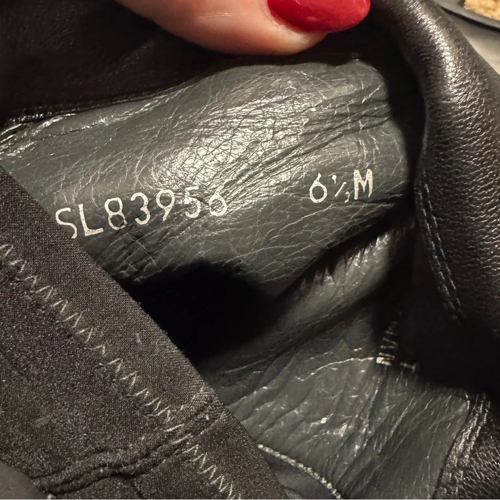 Stuart Weitzman 5050 Boot Black Leather size 6.5